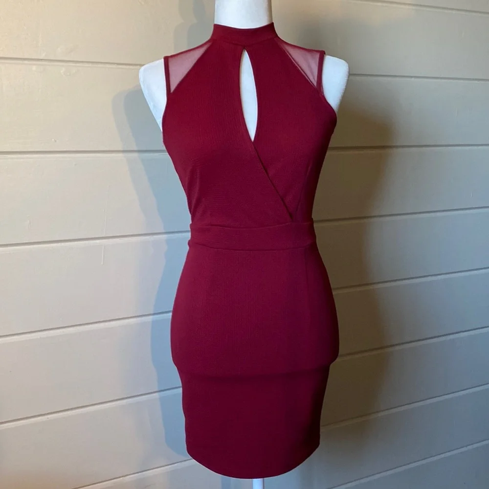 Blanc Halter Keyhole Dress Size Small - Picture 5 of 11